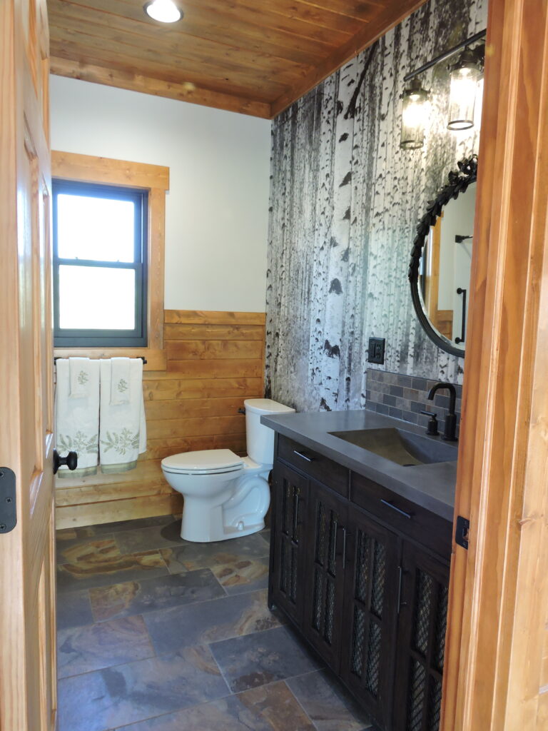 A rustic/country bathroom design